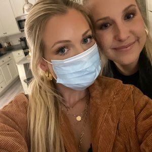 Meet your Posher, Lauren